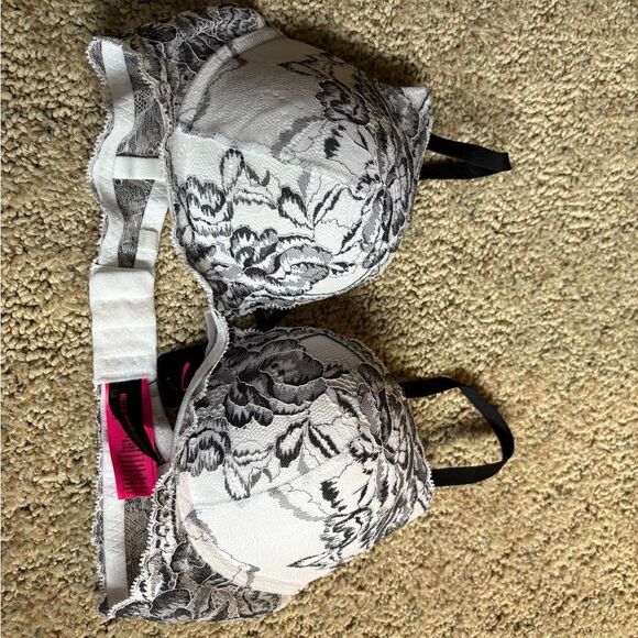 💥 Buy 2 get 1 Free 💥 LaSenza 34B Black and White Underwire Bra - Picture 1 of 4